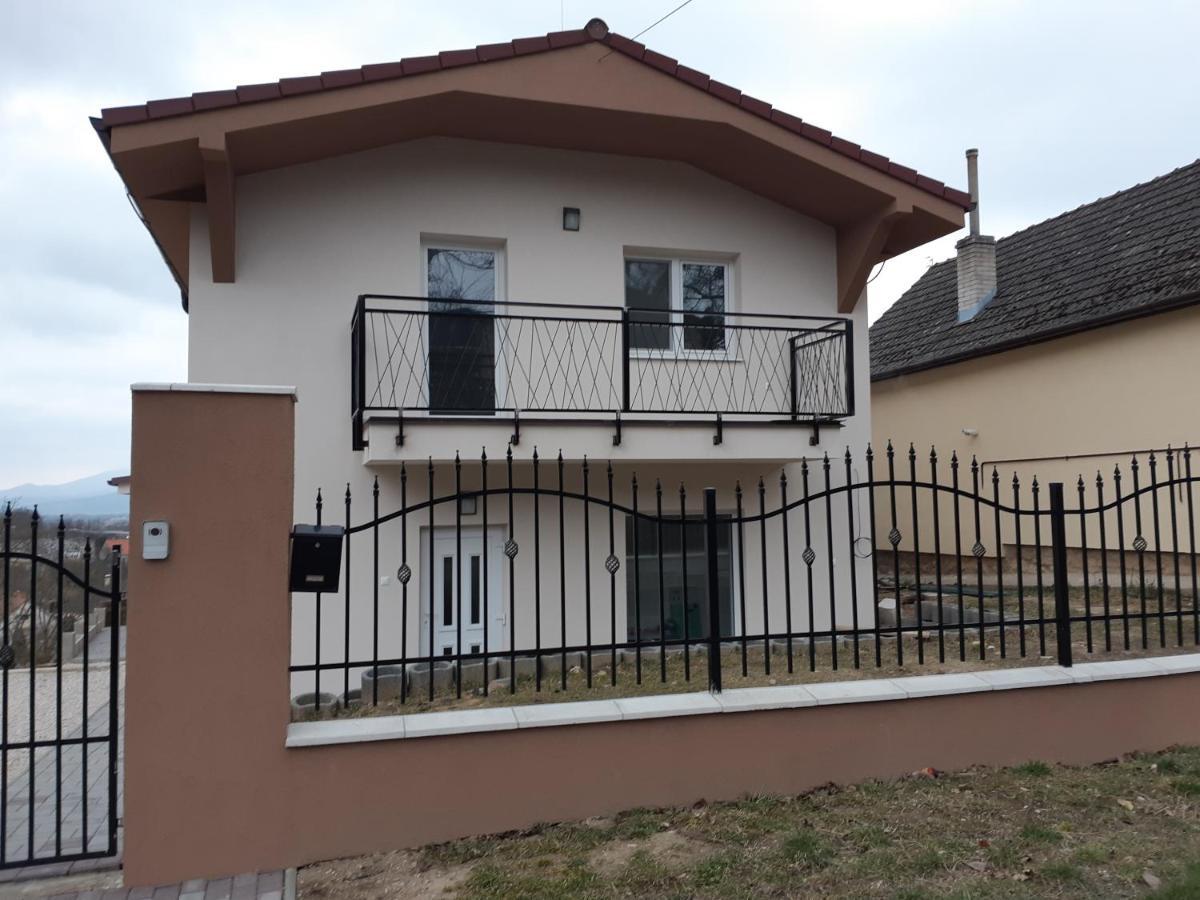 Ferienwohnung Vilka Čachtice Exterior foto
